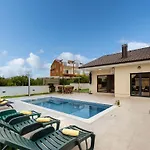 Shaula 2 - Three Bedroom House With Pool Villa *