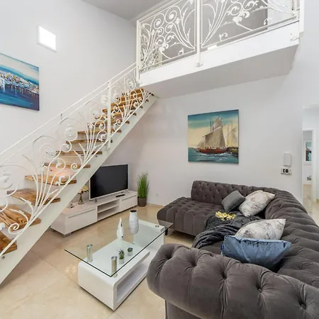 Villa Shaula 2 - Three Bedroom House With Pool