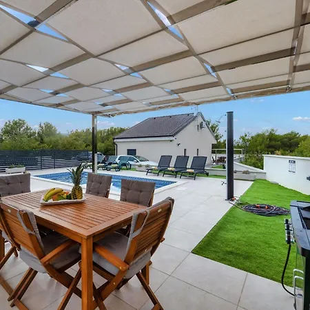 Shaula 2 - Three Bedroom House With Pool Villa *