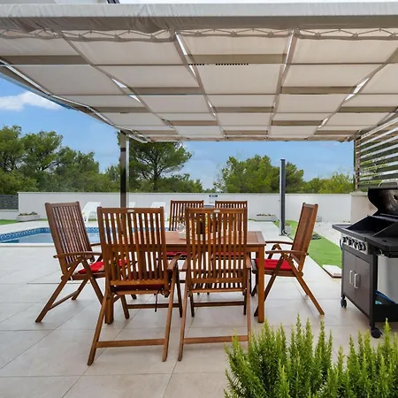 Villa Shaula 2 - Three Bedroom House With Pool Šibenik