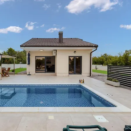 Villa Shaula 2 - Three Bedroom House With Pool