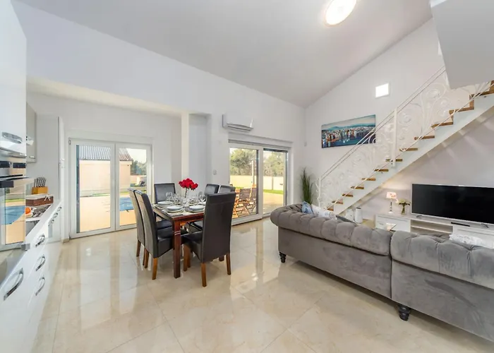 Villa Shaula 2 - Three Bedroom House With Pool