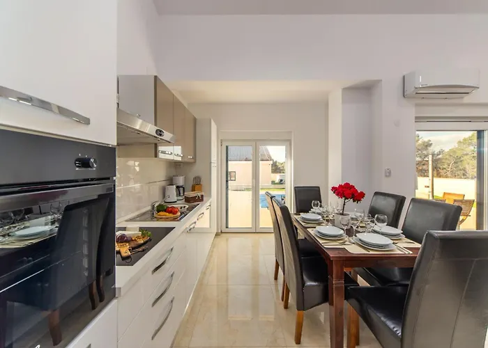 Shaula 2 - Three Bedroom House With Pool * Šibenik