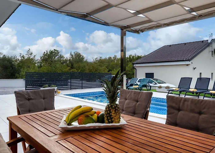 Shaula 2 - Three Bedroom House With Pool * Sibenik