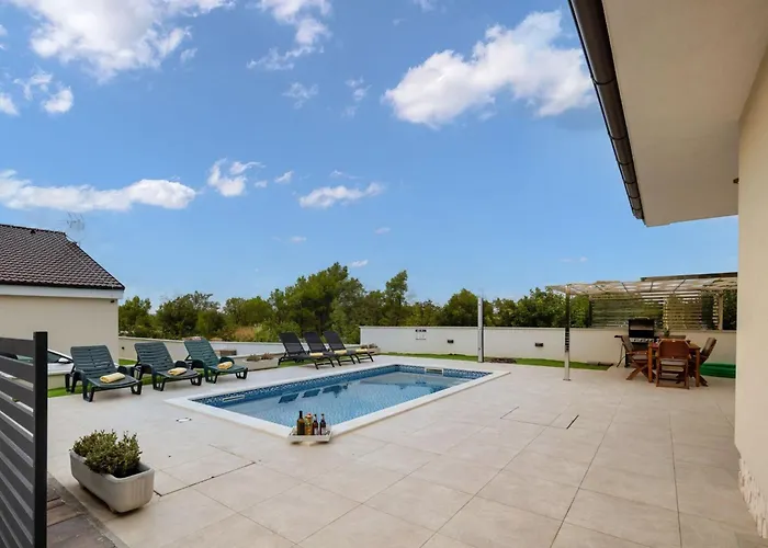 Shaula 2 - Three Bedroom House With Pool Villa Sibenik