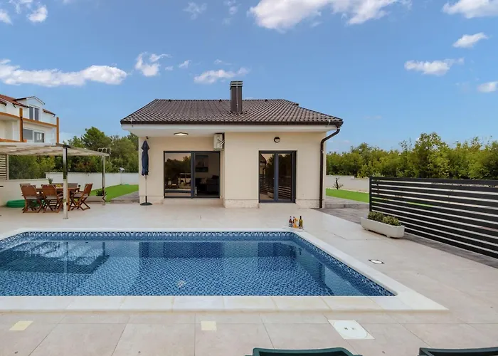 Villa Shaula 2 - Three Bedroom House With Pool