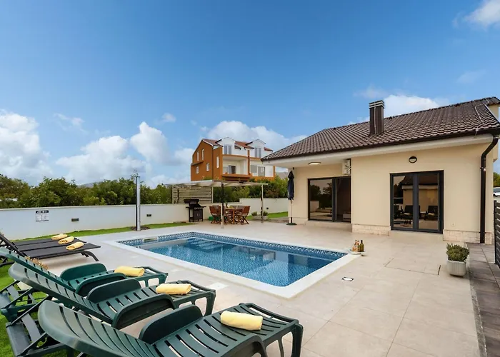 Shaula 2 - Three Bedroom House With Pool Villa *